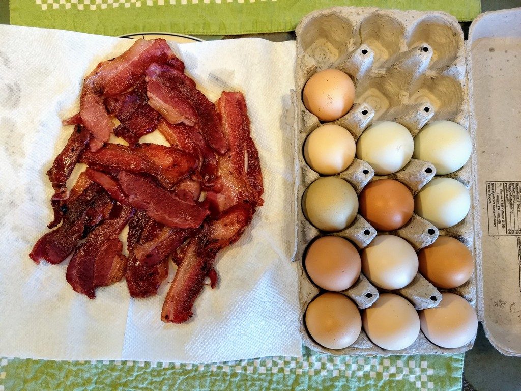 Second morning, Teri and Clark treated me to a healthy helping of organic bacon that came from organically raised pigs. Look at the bacon, they are so LEAN and perfectly seasoned and smoked. the eggs also came from Organically raised chickens.